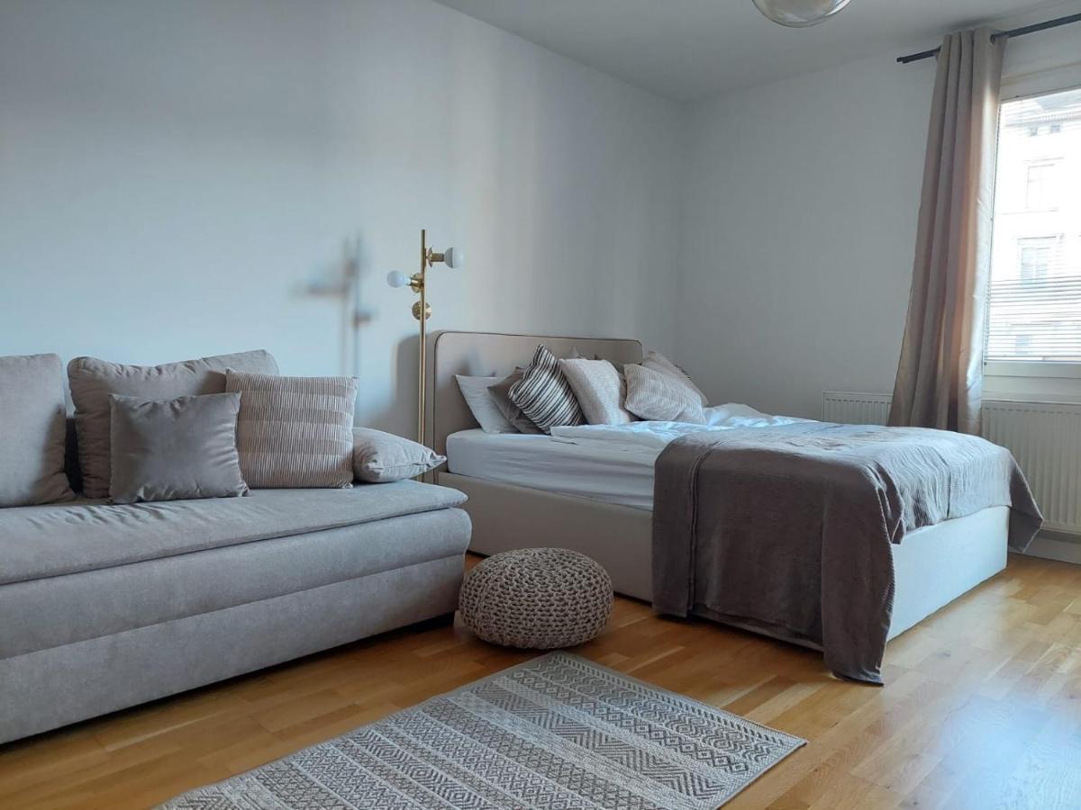 Balcony Apartment, 5 Min Walk To First District Вена Экстерьер фото