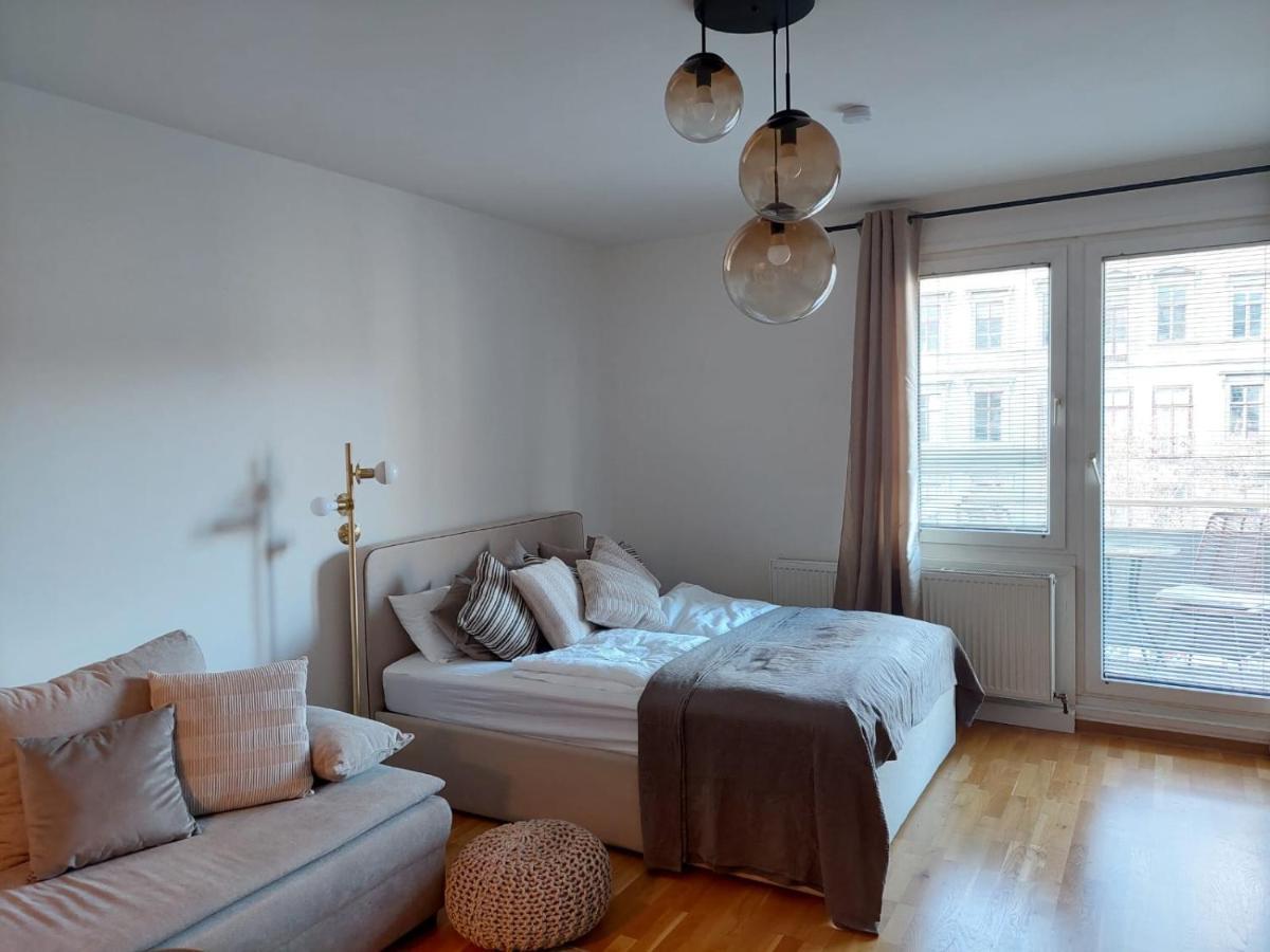 Balcony Apartment, 5 Min Walk To First District Вена Экстерьер фото