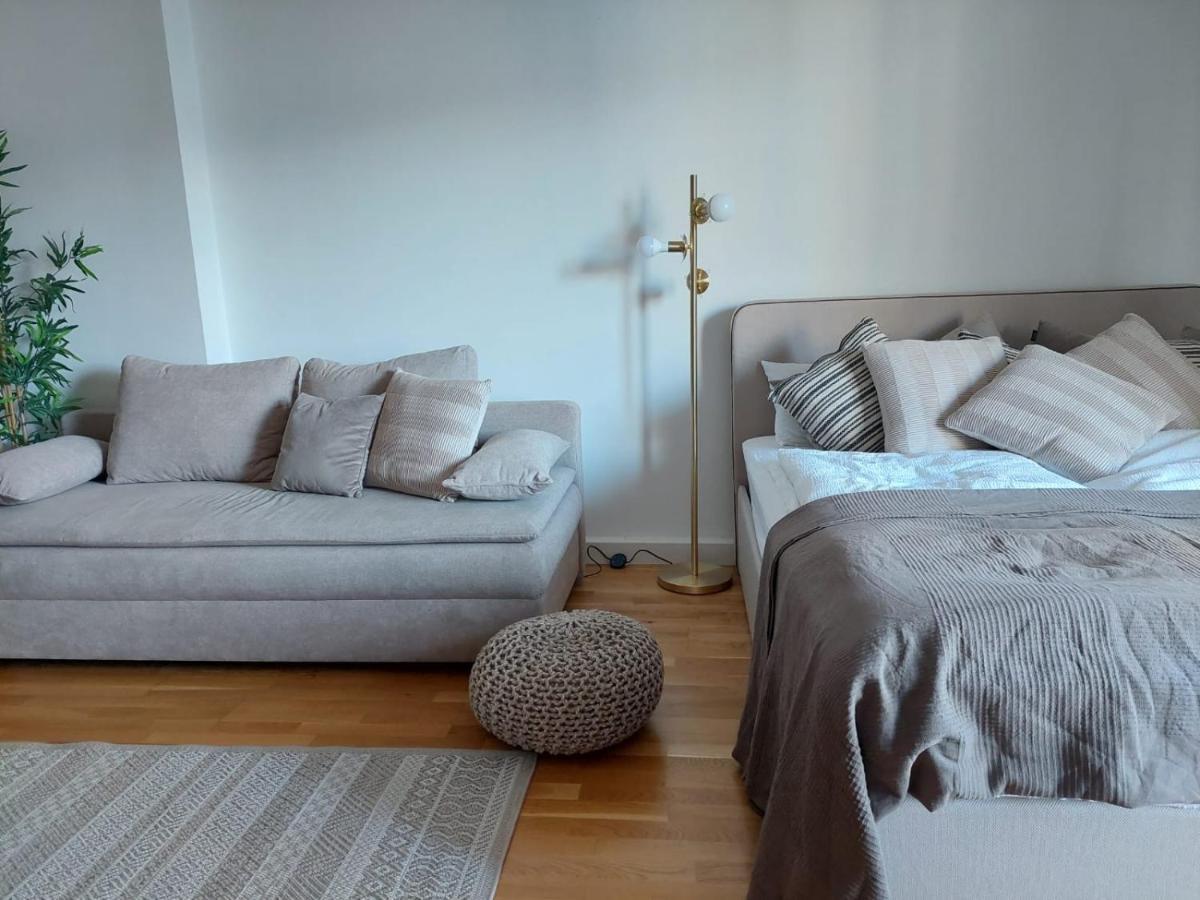 Balcony Apartment, 5 Min Walk To First District Вена Экстерьер фото