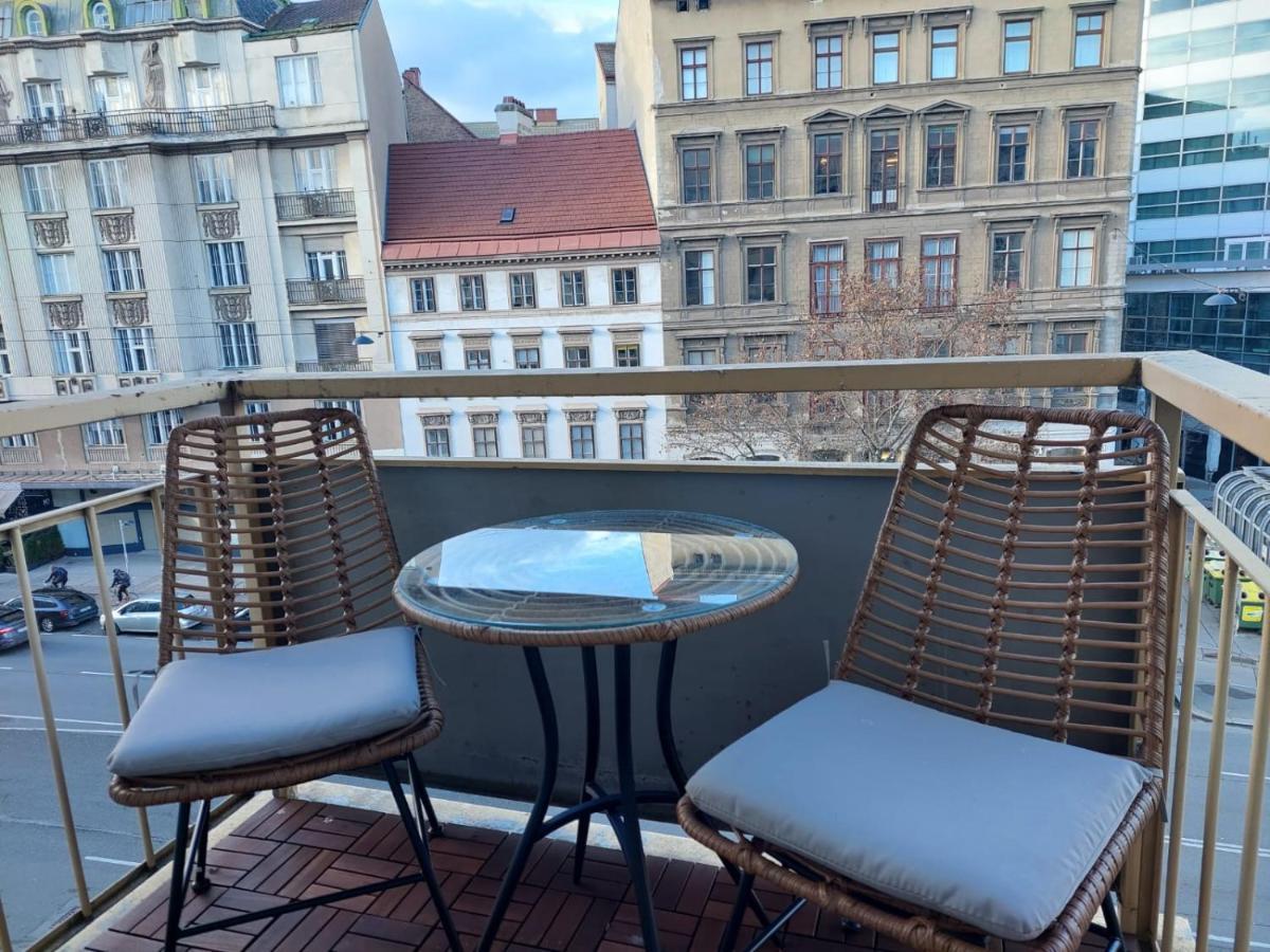 Balcony Apartment, 5 Min Walk To First District Вена Экстерьер фото