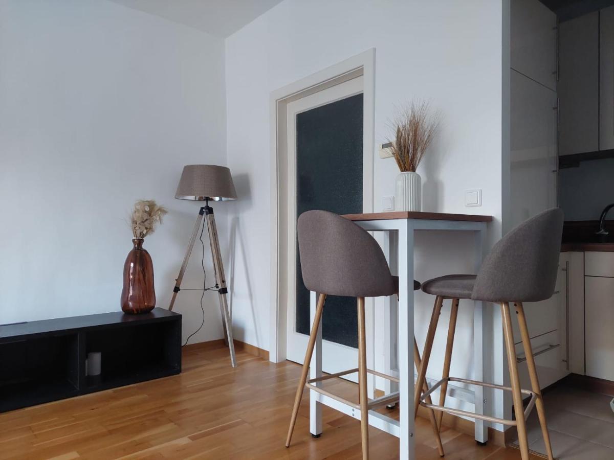 Balcony Apartment, 5 Min Walk To First District Вена Экстерьер фото